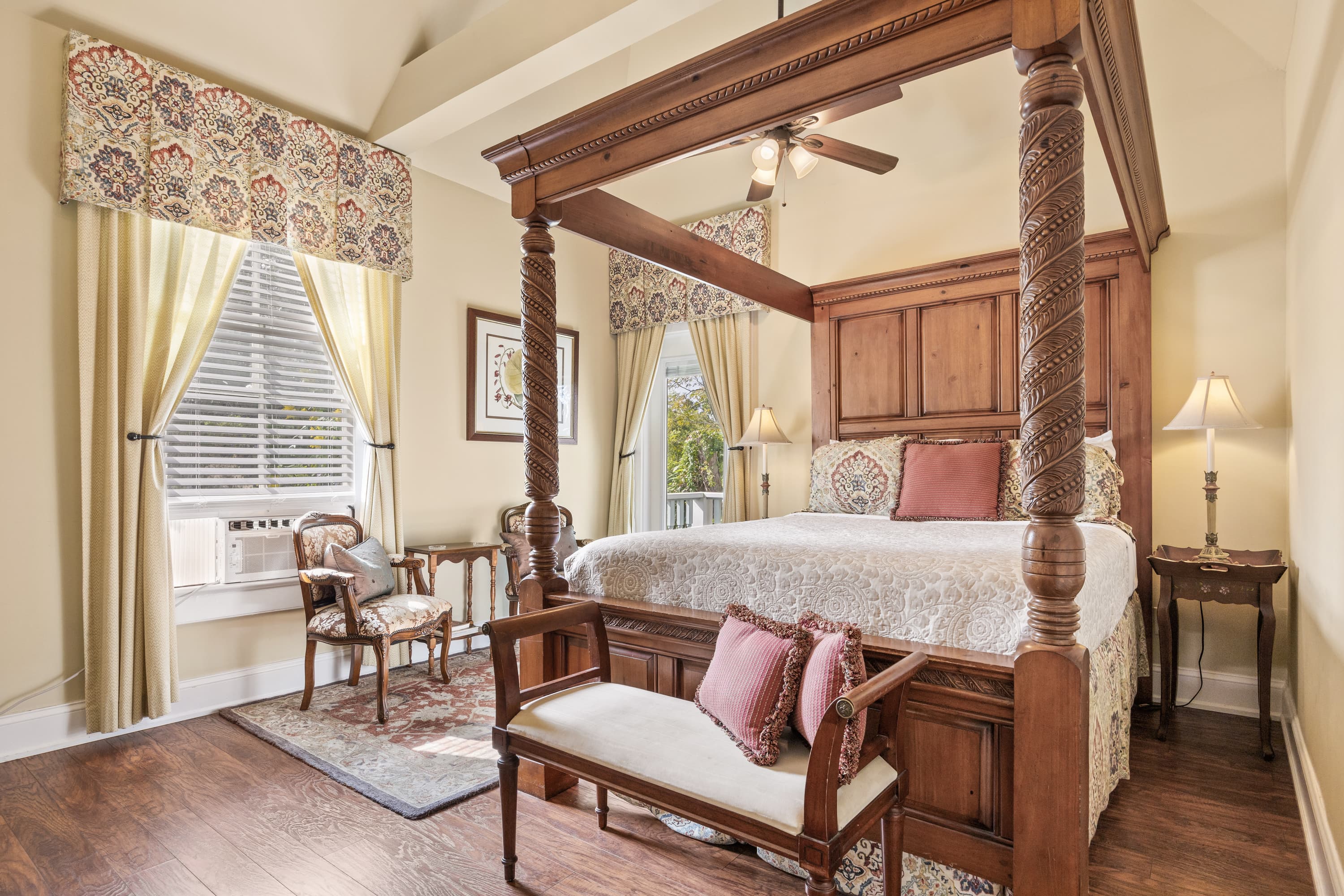 four poster bed